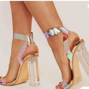 NWT Olivia Feragamo irridescent strappy heels sz 6, never worn in perfect cond